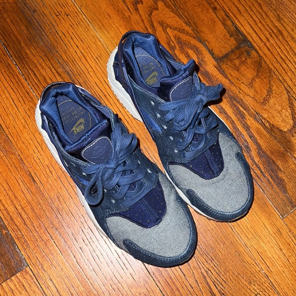 Nike Shoes - Denim Huaraches